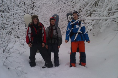 Jojo Kováč a bratia Balúnovci vo svojích nových nohaviciach pri výstupe na Sulinskú skalu :)